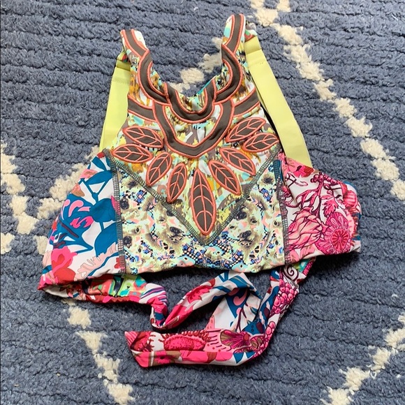 Maaji Ambar Ambrosia Bikini Top - Picture 2 of 6